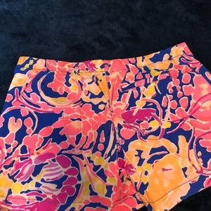 LILLY PULITZER BOARD SHORTS SZ M